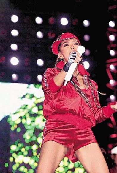 张惠妹演唱会不穿内裤<em>私处</em>遭偷拍--中国甘肃网