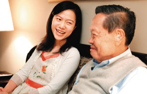 杨振宁谈与翁帆婚后生活 去世后赞成妻子再婚