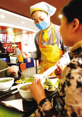 马子禄昨起每碗涨5角