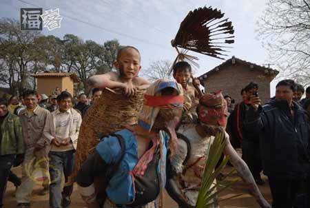 彝族有多少人口_冬访云南丘北仙人洞村 组图