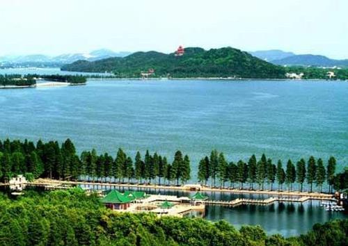 武汉东湖风景区好玩么?有哪些景点啊?主要景点的门票是多少啊?