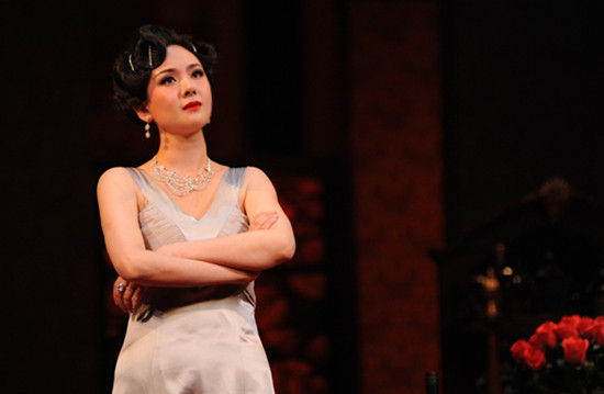 程莉莎对"交际花"陈白露的深情演绎得到了导演和观众的一致认可.