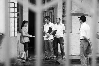 学者解释放缓中职教育免费政策建议 称花得太