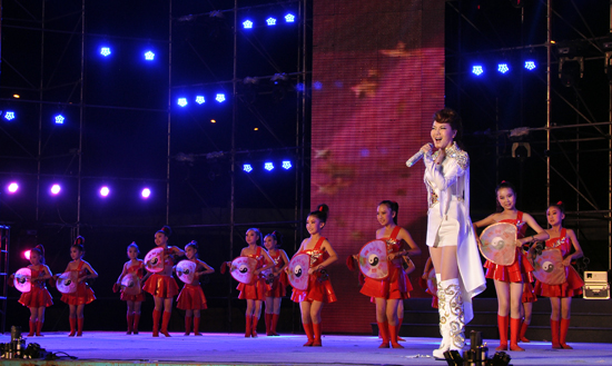 歌曲套马杆原唱是谁图片