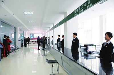 兰州:行政审批事项精简 政务服务模式创新\/图