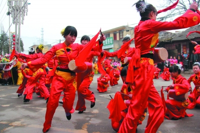 陇南成县新春秧歌扭起来\/图