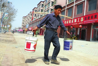 兰州:停水近半年入网费卡住10栋楼村民水龙