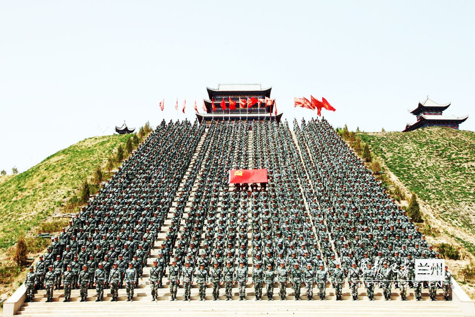 某旅忠诚于党主题教育活动有声有色(图)