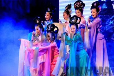 董永:<em>爱上</em><em>织女</em>或七仙女的<em>牛郎</em>__中国甘肃