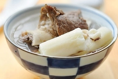 淮山茨实骨头汤