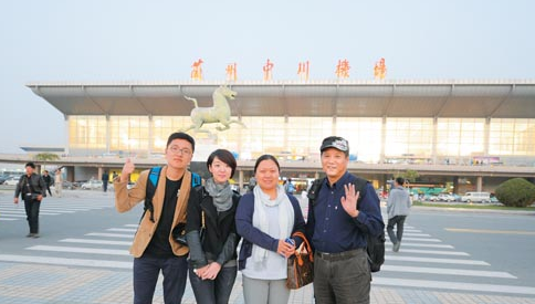 《非诚勿扰》导演组昨日抵兰(图)