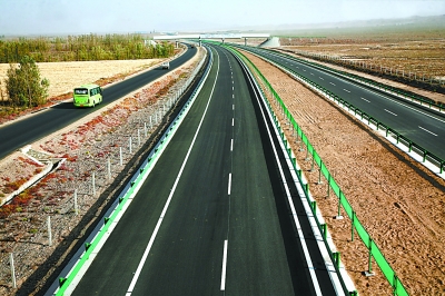 新建成通车的金昌至武威高速公路