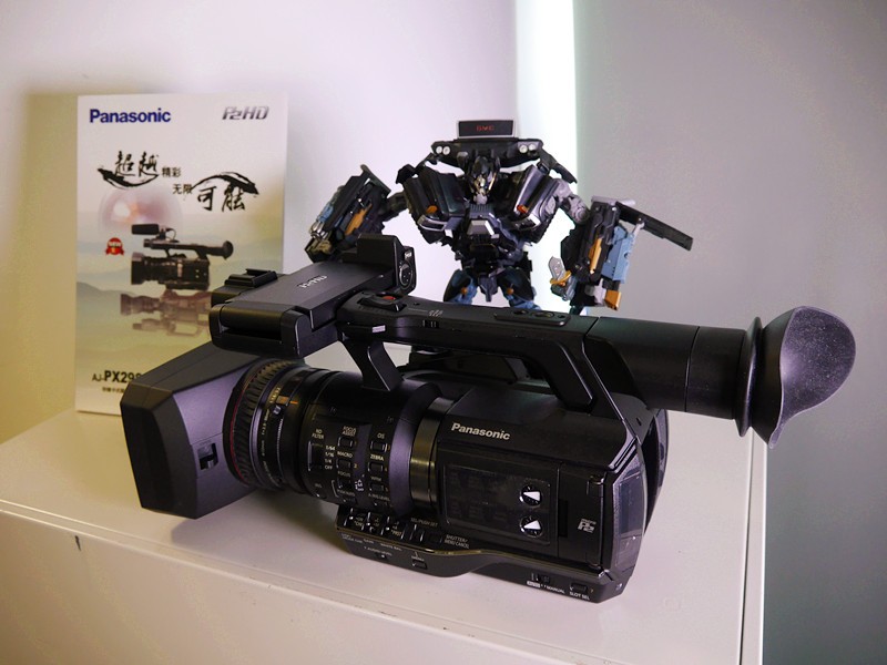 松下推出AJ-PX<em>298MC</em>高清手持摄录一体机__