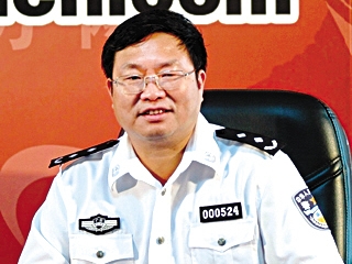 东莞公安局长扫黄不力被免杨江华接任(图)
