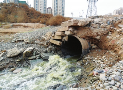 兰州:污水直排 黄河何时堵住脏嘴\/图