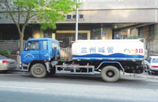 兰州洒水车换了动听的音乐