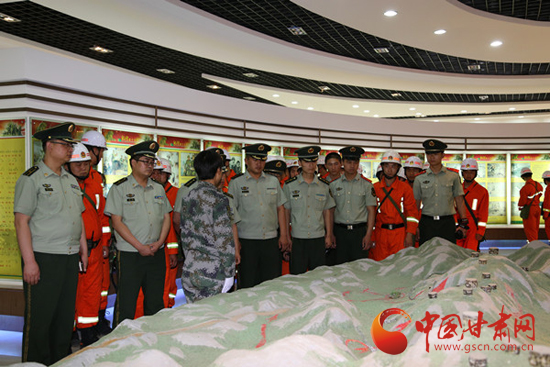 武威公安消防支队赴友邻部队参观邱少云纪念馆