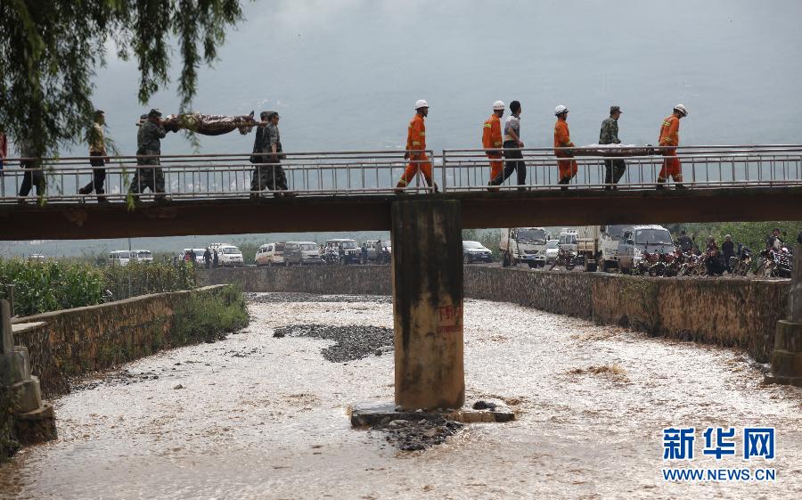 【鲁甸地震图刊】让我们记住这些画面(组图)
