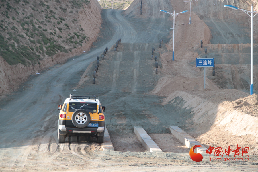 记者提前探营甘肃靖远越野车争霸赛比赛场地(