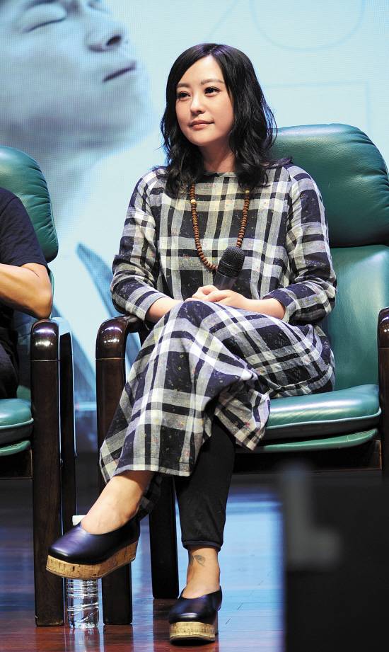 郝蕾《亲爱的》演离婚白领 孩子不是婚姻的纽