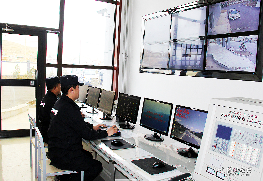 守护万家灯火平安夜 甘南公安不打烊