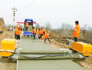 庆阳136条通村公路已开工建设