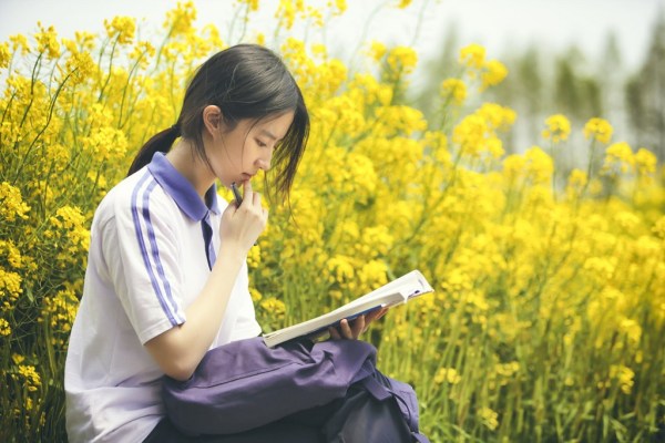 《致青春2》开机 吴亦凡刘亦菲穿校服重返18岁