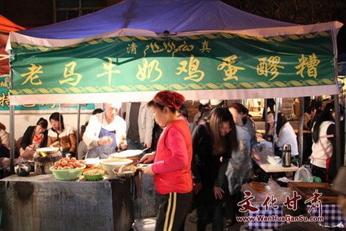 兰州美食牛奶鸡蛋醪糟