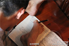 四川高考无臂考生用脚答卷获得603分