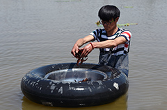 甘肅永登：農村大學生返鄉創業養殖龍蝦