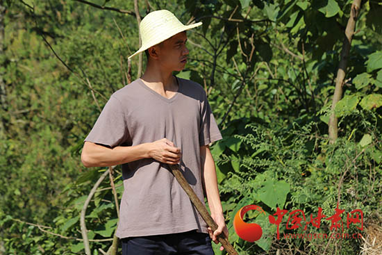 甘肃双联微电影《凤凰山下灵官村》演员朱鑫介