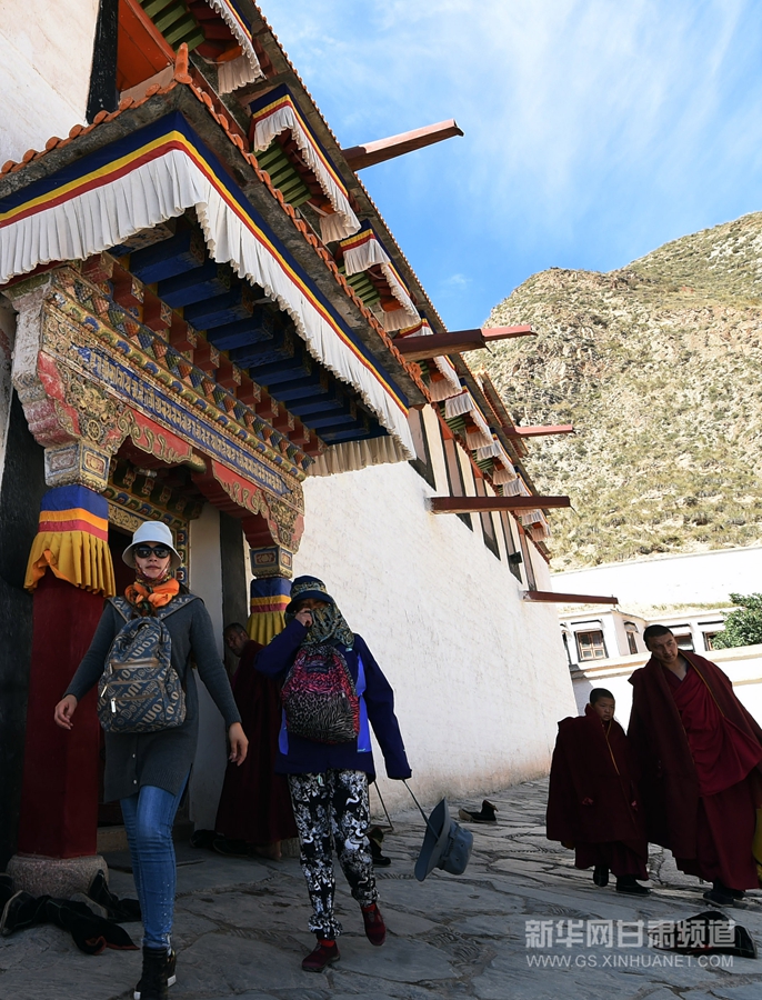 旅游业助推甘南藏区经济发展