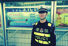 网友点赞兰州“最帅交警”