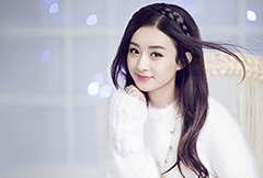 赵丽颖登封面变“白马公主”