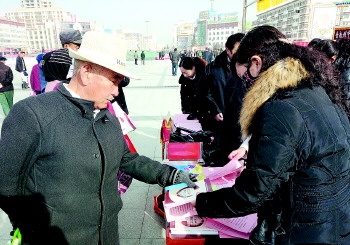 甘南州举行国家宪法日系列宣传活动