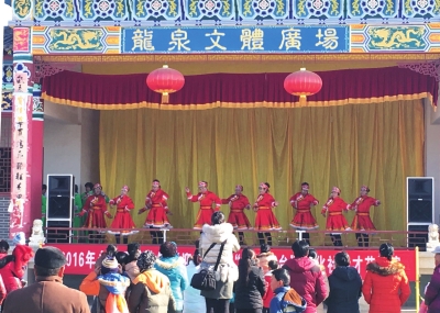 兰州：“乡村舞台”丰富群众业余生活（图）