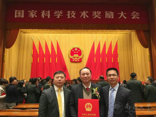 国家技术发明奖一等奖获得者江风益:发光自己