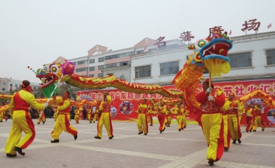 龙腾狮跃闹元宵 欢乐吉祥过大年