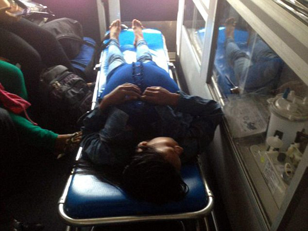 秘鲁女孩患怪病 腹部肿大如身怀六甲(组图)