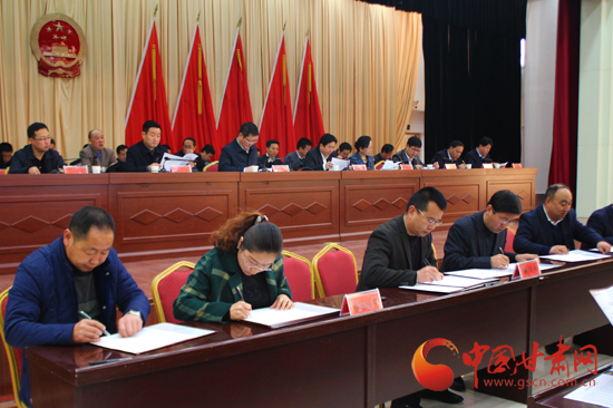 贫攻坚军令状不换面貌就换官__中国甘肃网