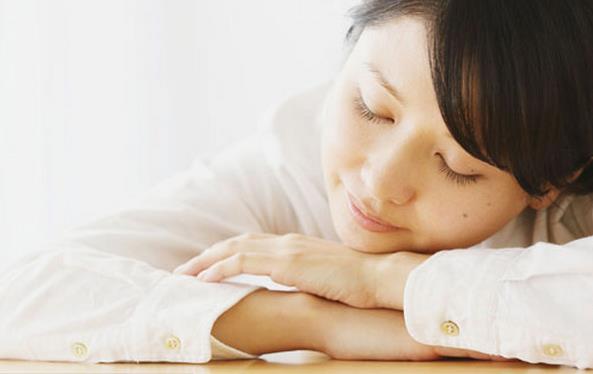 女人睡觉流口水暗示什么?