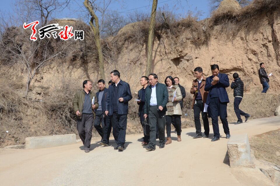 甘肃省考核组考核天水贫困县区党政领导班子工