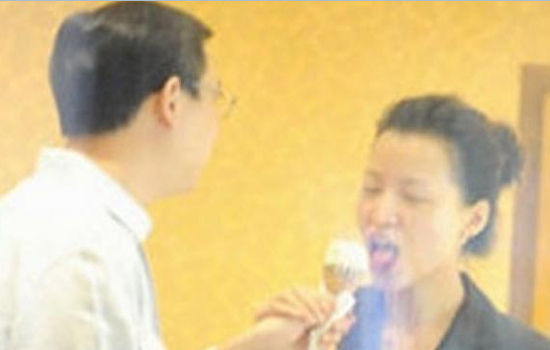 董卿被曝隐婚生子孩子一岁 那她老公是什么人