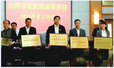 宏建集团董事长_宏运集团董事长照片