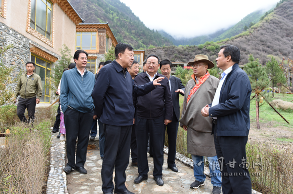 俞成辉赵凌云督查调研甘南迭部县环境卫生整治生态文明小康村建设和文化旅游产业发展（图）