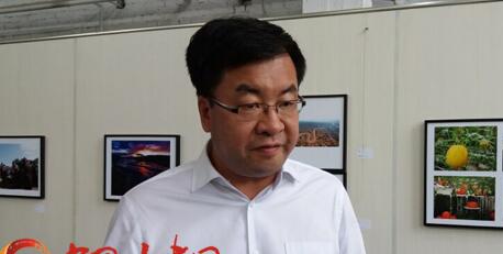 天水市委常委、宣传部部长王正茂在“天水摄影双年展”上“答记者问” 全国百家网媒记者为之点赞（图）