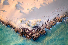 摄影师无人机拍摄迷人澳大利亚海岸线