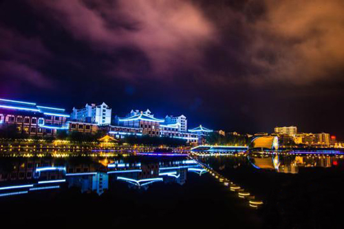 大漠戈壁城市敦煌雨后美景胜江南