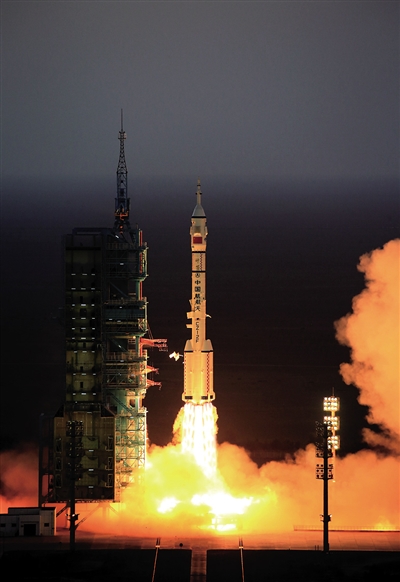 神舟十一号的宇航员，景海鹏与陈冬的太空之旅