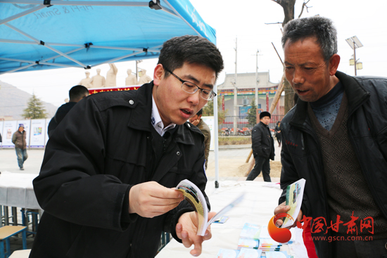 甘肃省2017年文化科技卫生“三下乡”集中示范活动在哈达铺启动 梁言顺出席并讲话（图）